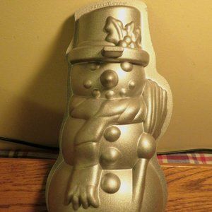 Nordicware 5 cup Snowman  3D pan